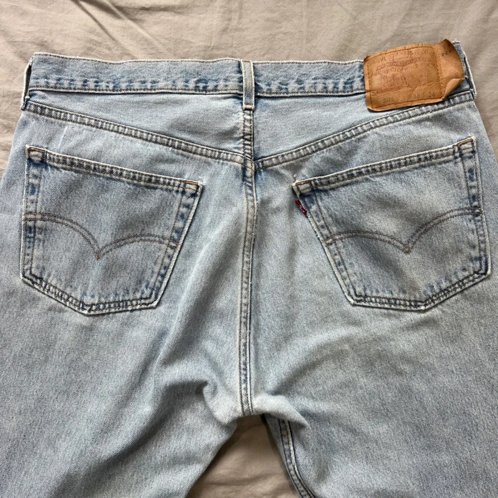 Vintage LEVI'S 501 Jeans Mens‎ 38X34 Light Wash Straight Leg Denim 2005 Stained